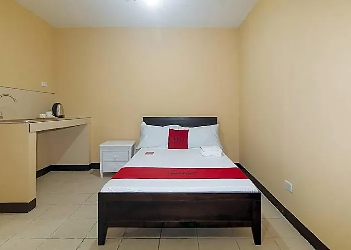 Reddoorz At Mubg Near Baclaran Church Hotel